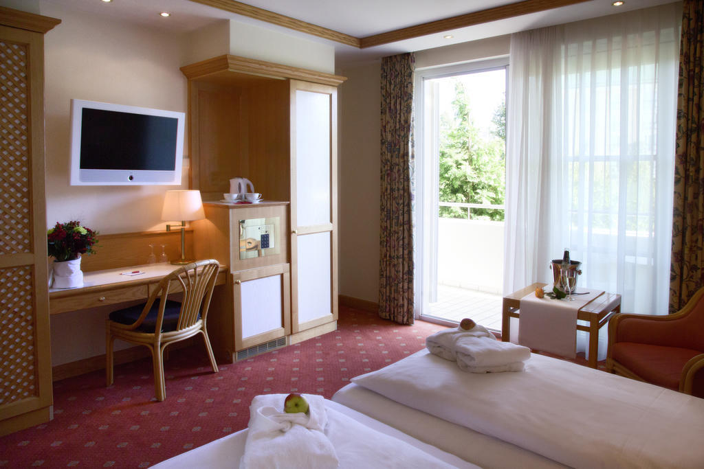 Thermenhotel Quellenhof Бад-Фюссинг Экстерьер фото