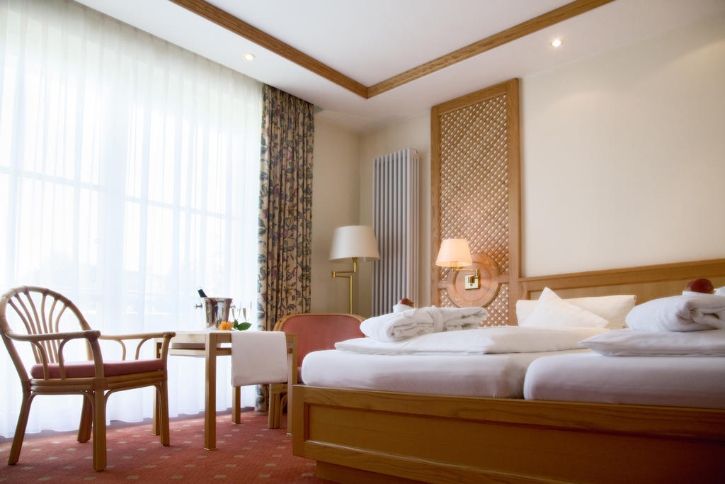 Thermenhotel Quellenhof Бад-Фюссинг Номер фото