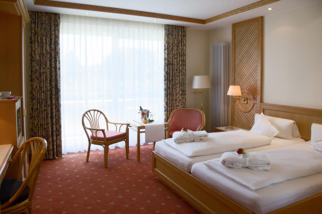 Thermenhotel Quellenhof Бад-Фюссинг Номер фото