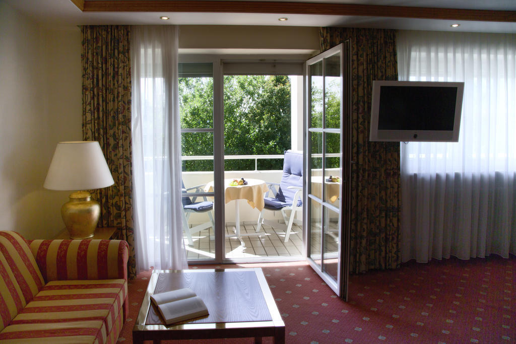Thermenhotel Quellenhof Бад-Фюссинг Номер фото