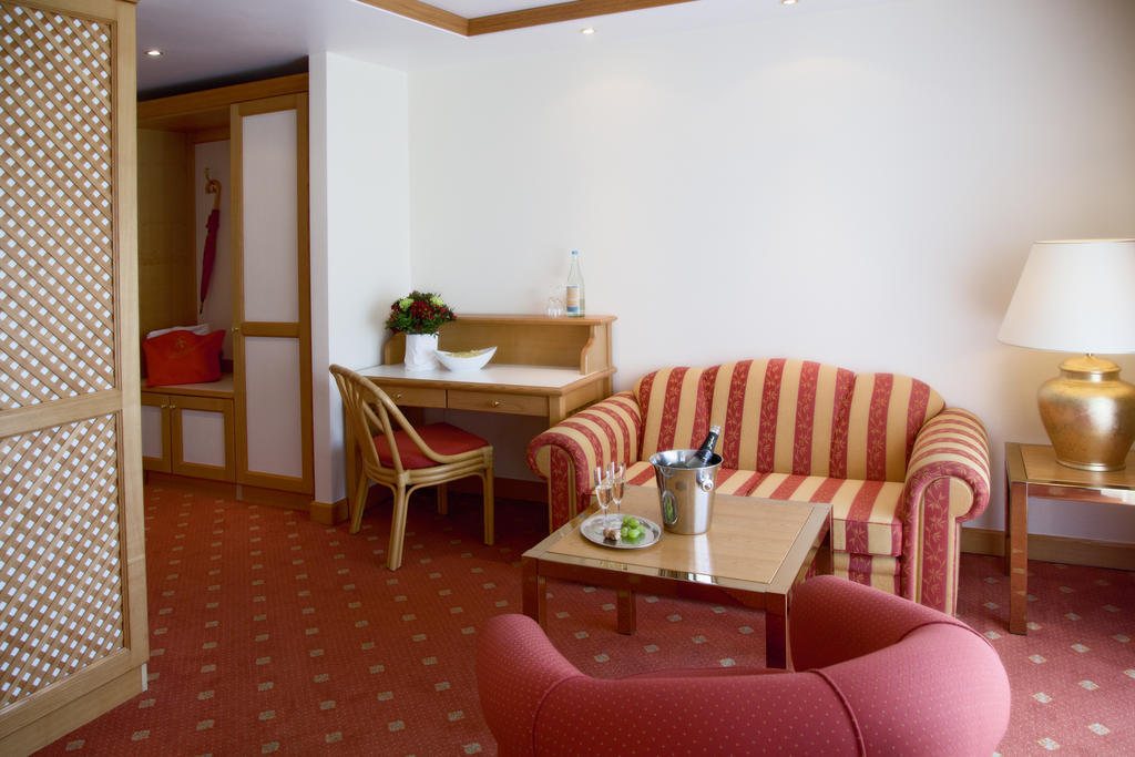 Thermenhotel Quellenhof Бад-Фюссинг Номер фото