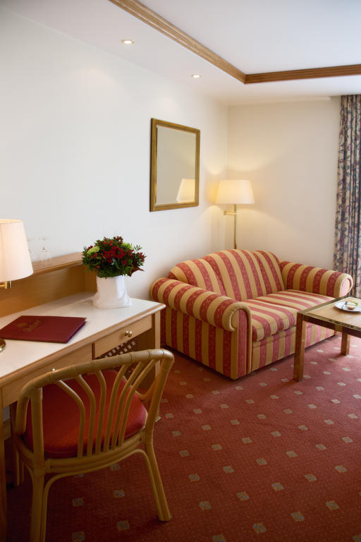Thermenhotel Quellenhof Бад-Фюссинг Номер фото